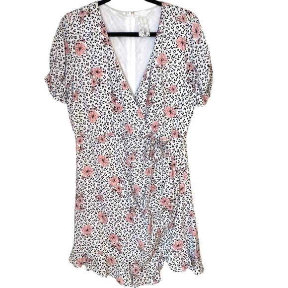 SADIE and Sage Ellie Mini Dress - Picture 3 of 13